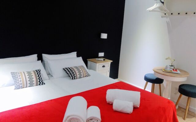 Lisbon Terrace Suites Apartment for Large Groups with Amazing Terrace