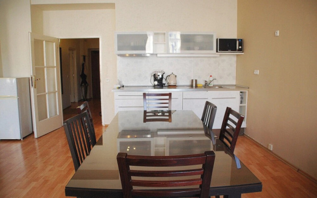 True Old Town Square Apartments