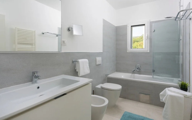 Peaceful Villa in Stanisovi With sea View