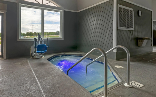 Quality Inn Mauston I-90