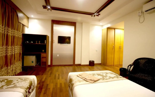 Famous Hotel Bagan