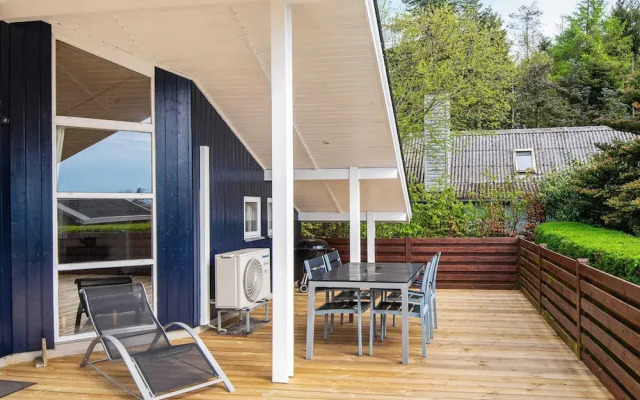 6 Person Holiday Home in Bjert