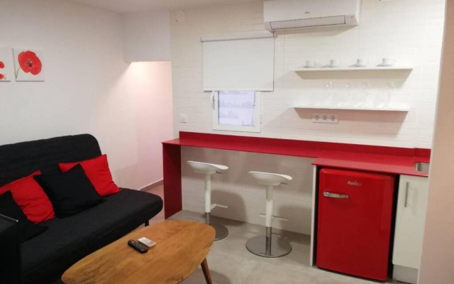 M1 Cool Loft 1 min walk to metro 15 min center by metro