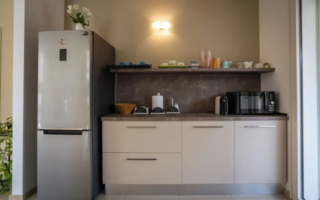 Villa Torricella Pool and Sunny Garden