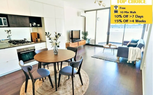 Convenient & Cozy 1BR next to Mall