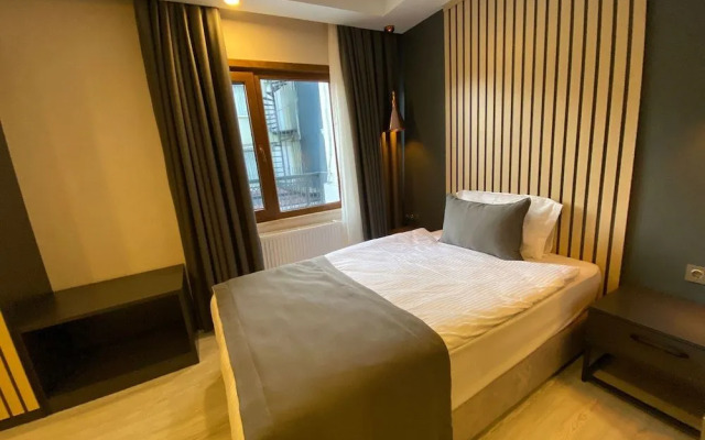 Antique Deluxe Hotel
