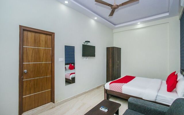 OYO 26963 Hotel Crystal Grandeur