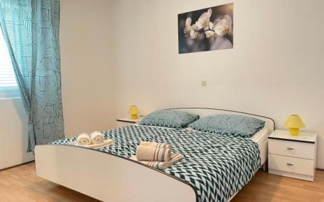 Apartments Lores