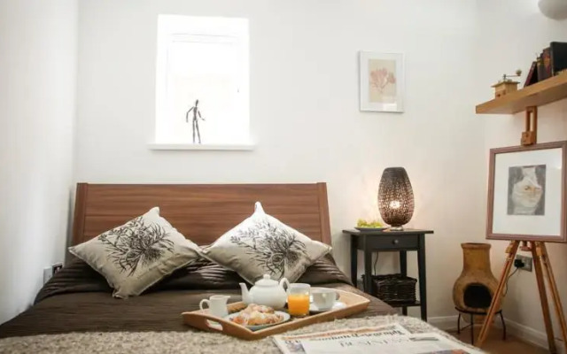 Archway Garden Apartment