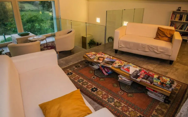 Hillside Villa With Swimming Pool and Jacuzzi - Frasassi Caves