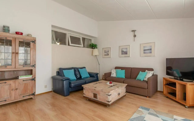 Calm Apartment With Balcony