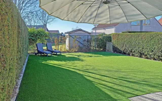 Cosy Bungalow Near the Beach