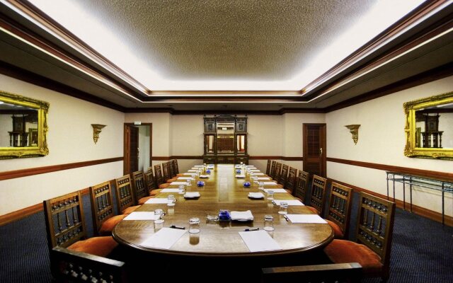 Pullman Cairns International