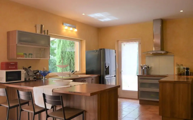 House in Montfort-sur-argens With Garden