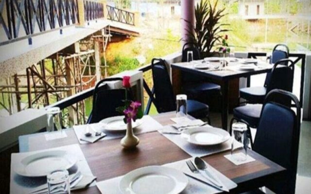Thanasiri Hotel & Resort