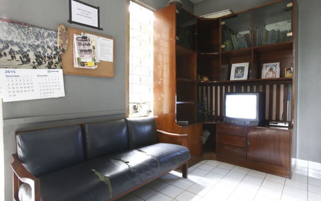RedDoorz Near WTC Sudirman