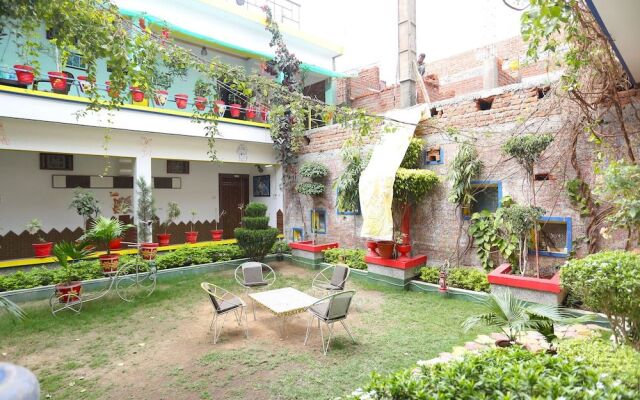 Oyo 33349 Budha Palace