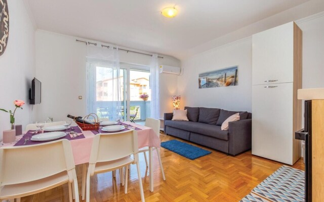 Beautiful Apartment in Crikvenica With Wifi and 2 Bedrooms