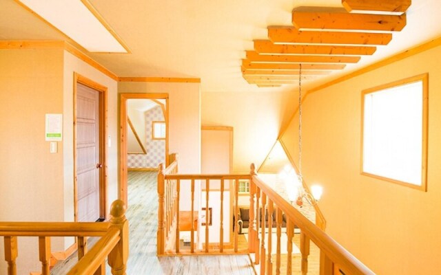 Gangneung Gyeongpo Awoolim Pension