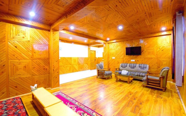 Pause At Manali