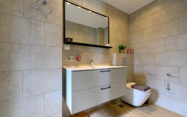 Kannas Mani-Luxury Suites- Adults friendly 14+