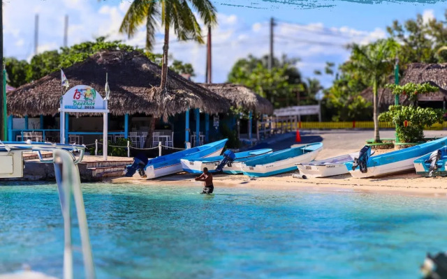 Tribe Inn & Rooftop Lounge