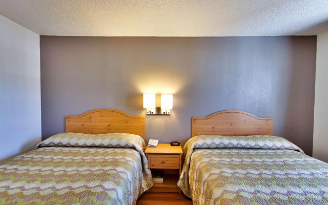 Studio 6 Dallas-Garland / Northeast