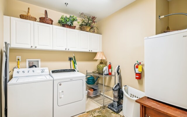 Harbor Landing 201a 3 Bedroom Condo by RedAwning