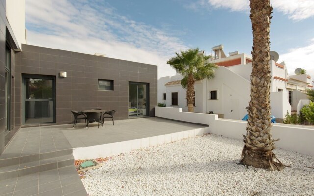 Quaint Holiday Home in Orihuela With Swimming Pool