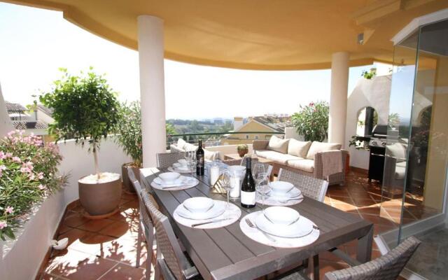 4 bedroom luxury duplex with sea views by Puerto Banus