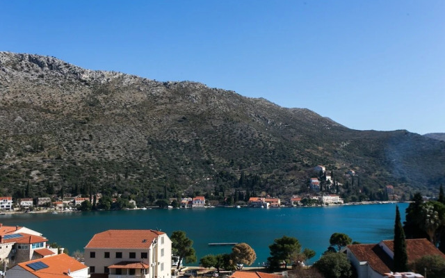 Apartments Moretić