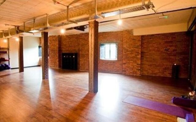 Victoria Warehouse Hotel