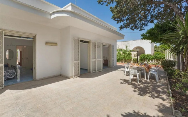 1557 Villa Marita in Torre Lapillo