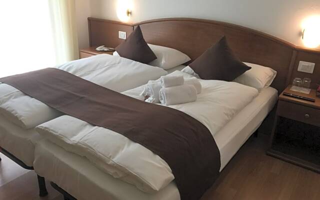 Athos Hotel