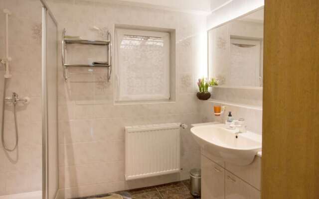 Chez Emil and Isabelle