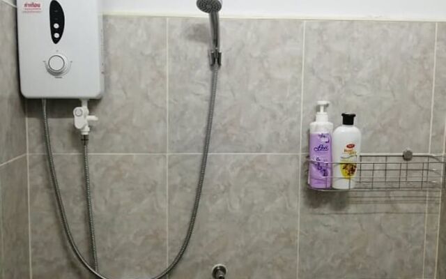 CHO Hostel and Sleep Box - Adults Only