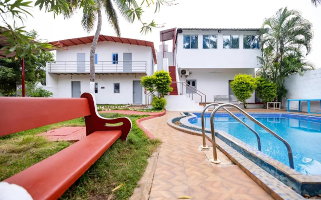 Sri Sai Holiday Inn