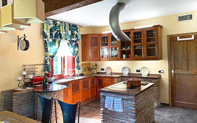 Villa Nabrisa Marbella, 5 Bedroom, Private Pool, Garden, Bbq