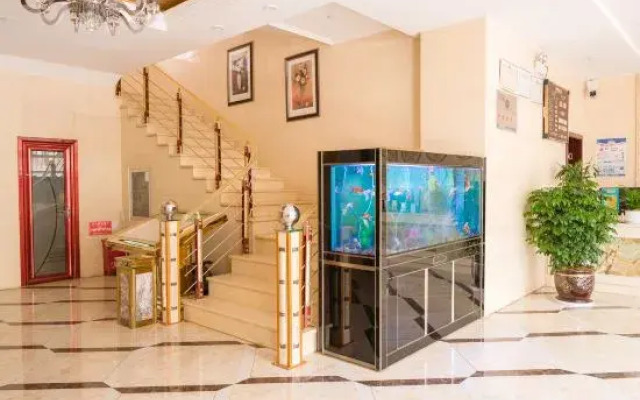 Xinhua Hotel (Wenshan Qihua Plaza)