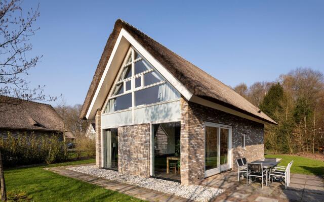 Luxury villa with whirlpool and jacuzzi, 8 km from Hoogeveen