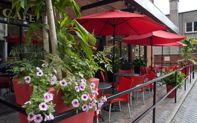 Cartier Place Suite Hotel