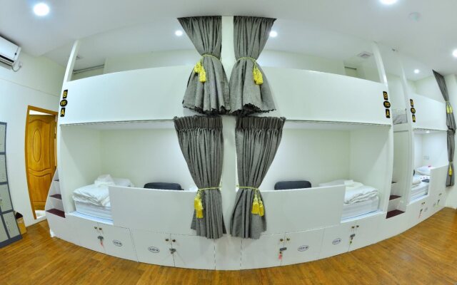 Backpacker Hostel - Adults Only