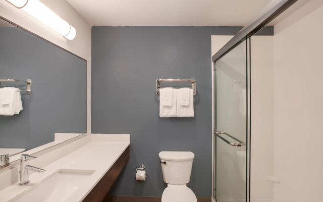 WoodSpring Suites Signature Houston IAH Airport