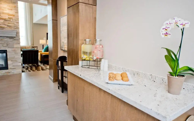 Staybridge Suites Houston - Humble Beltway 8 E by IHG