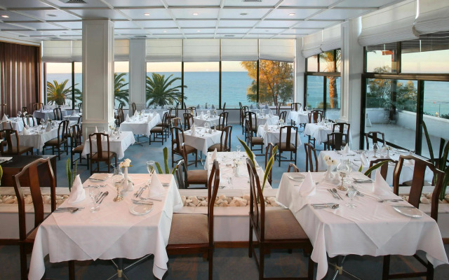 Grecian Sands Hotel