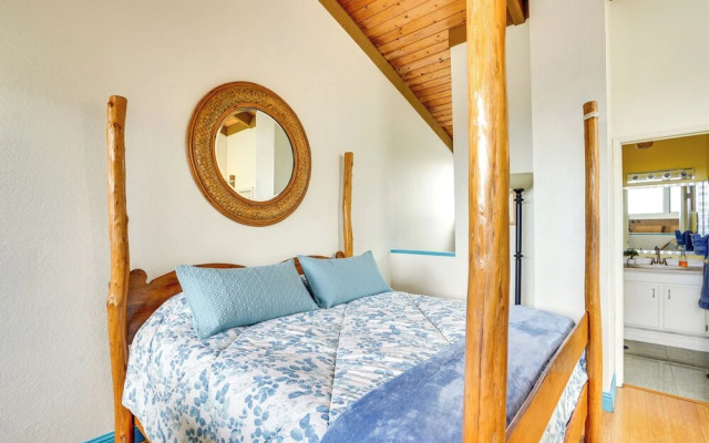 Downtown Kailua-kona Condo w/ Pool & Views