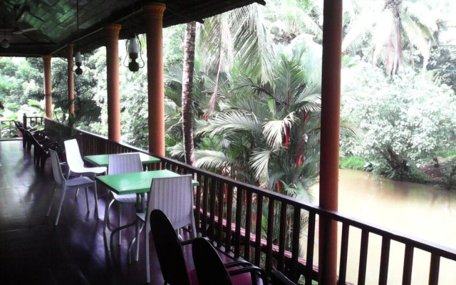 Backwater Retreat - Honeymoon House