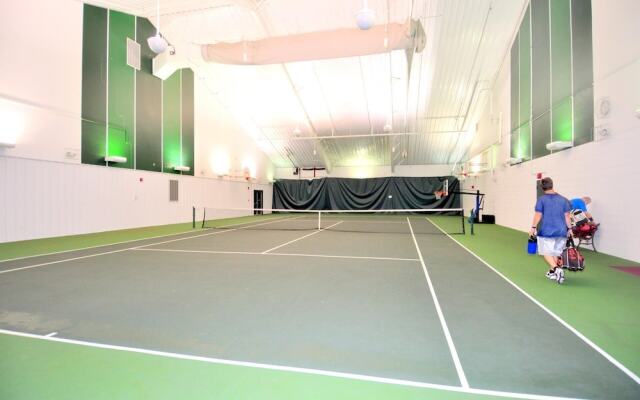 Fox Hollow - Cozy Den With a Hot Tub