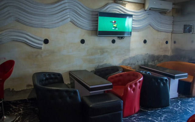 Triple Tee Hotel