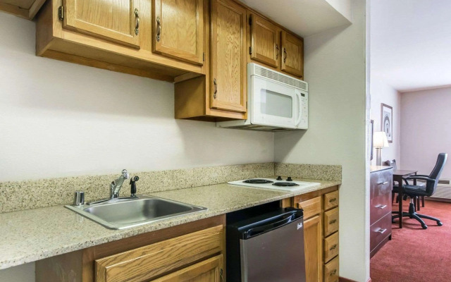 Quality Inn & Suites University/Airport